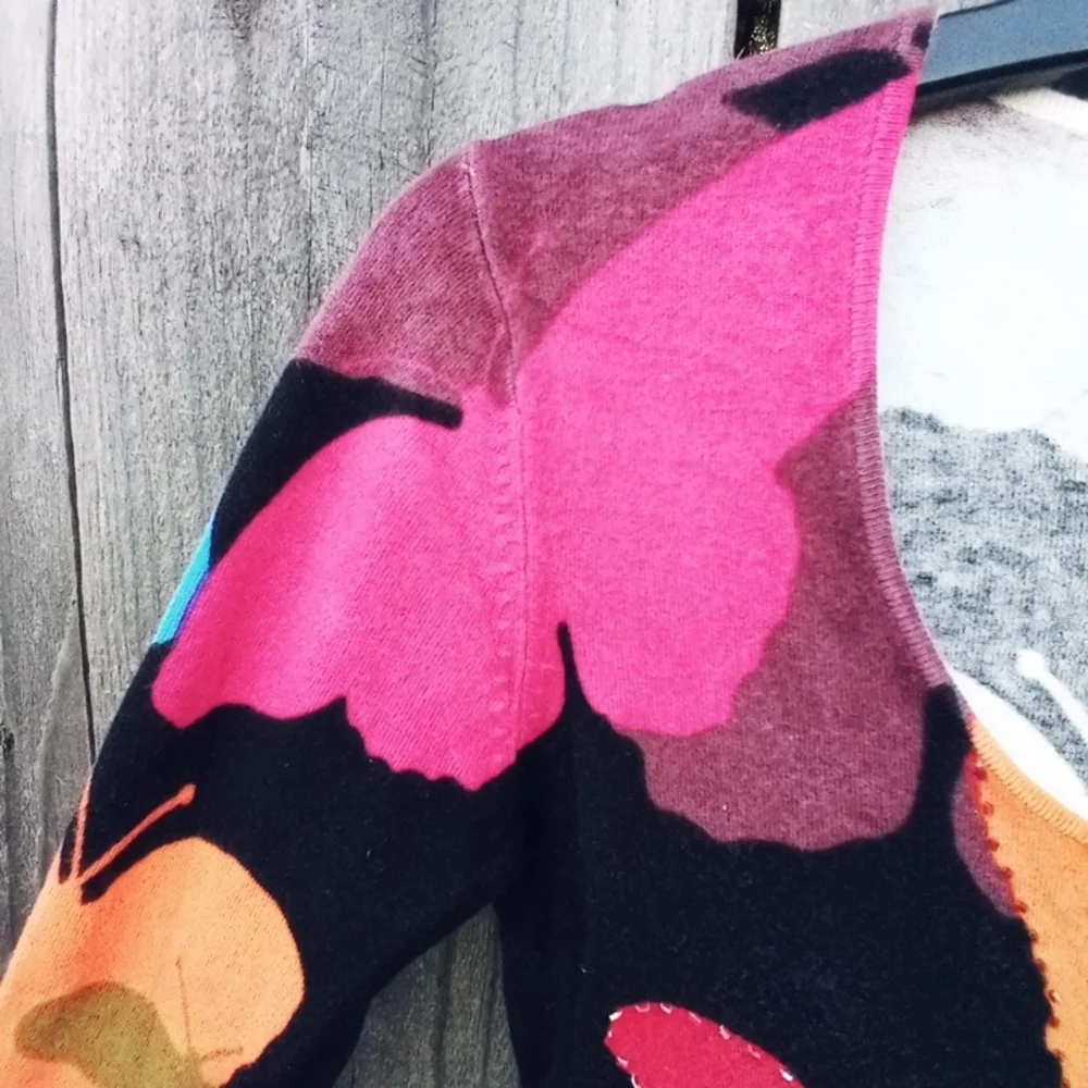 VINTAGE ALBERTO MAKALI BUTTERFLY BEADED SZ S COLORED PATTERN TOP Y2K ROUND NECK - Picture 3 of 9